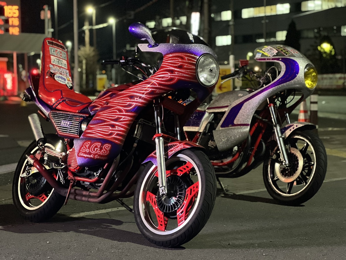 BODSOZUKU один из видов тюнинга японских мотоциклов разнообразие его очень велико. Отличается ярким дизайном, разнообразными выхлопными системами и т.п