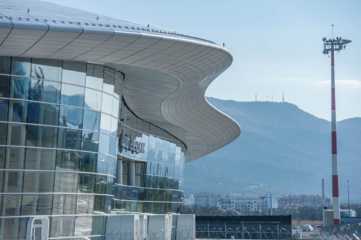 Чтобы рассмотреть новый аэровокзал листайте карусель (фото из группы вк аэропорта)