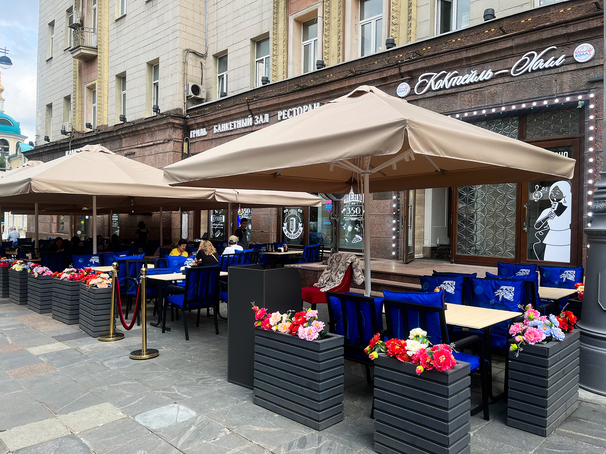 Веранда ресторана «‎Коктейль Холл»