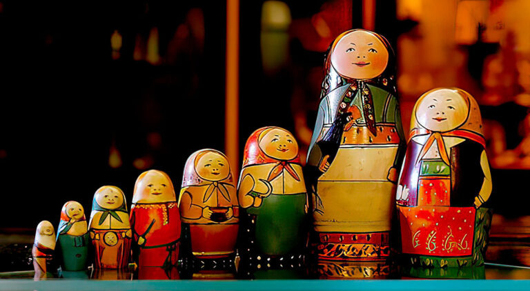 Матрёшки с парижской выставки 1900 г. Музей игрушки, Сергиев Посад