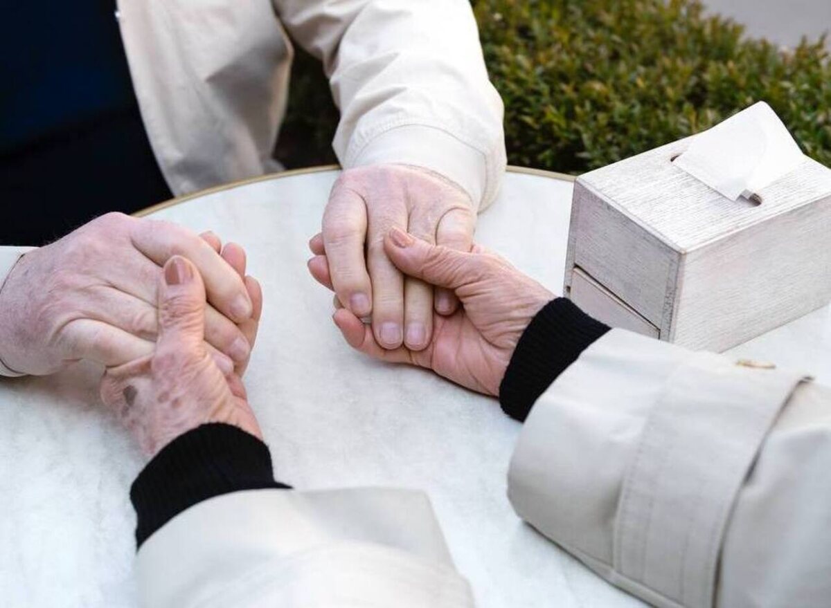     Курян, проживших в браке более 50 лет, будут поощрять подарками