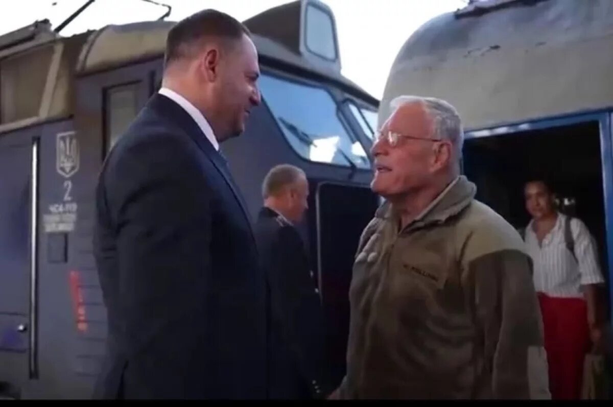    Блохин объяснил, почему Келлог прибыл в Киев в одежде в стиле милитари