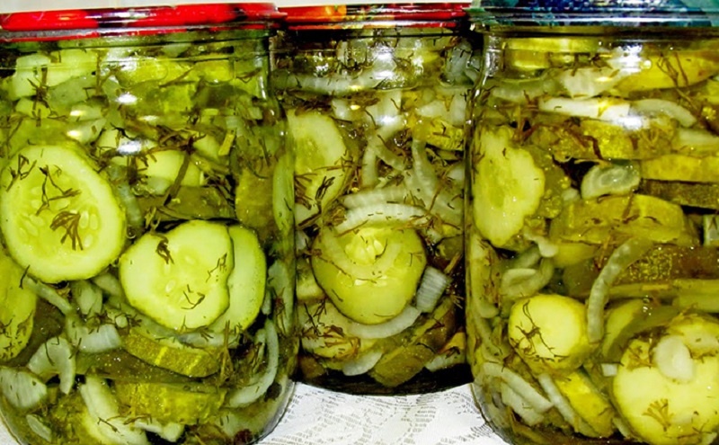 Огуречный салат на зиму: простая закуска с летним вкусом