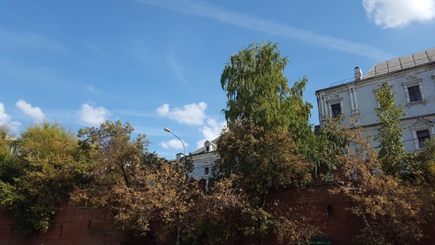 За Метрополем