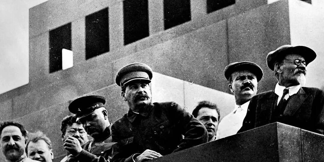 СТАЛИН ЗНАЛ ИСТОРИЮ