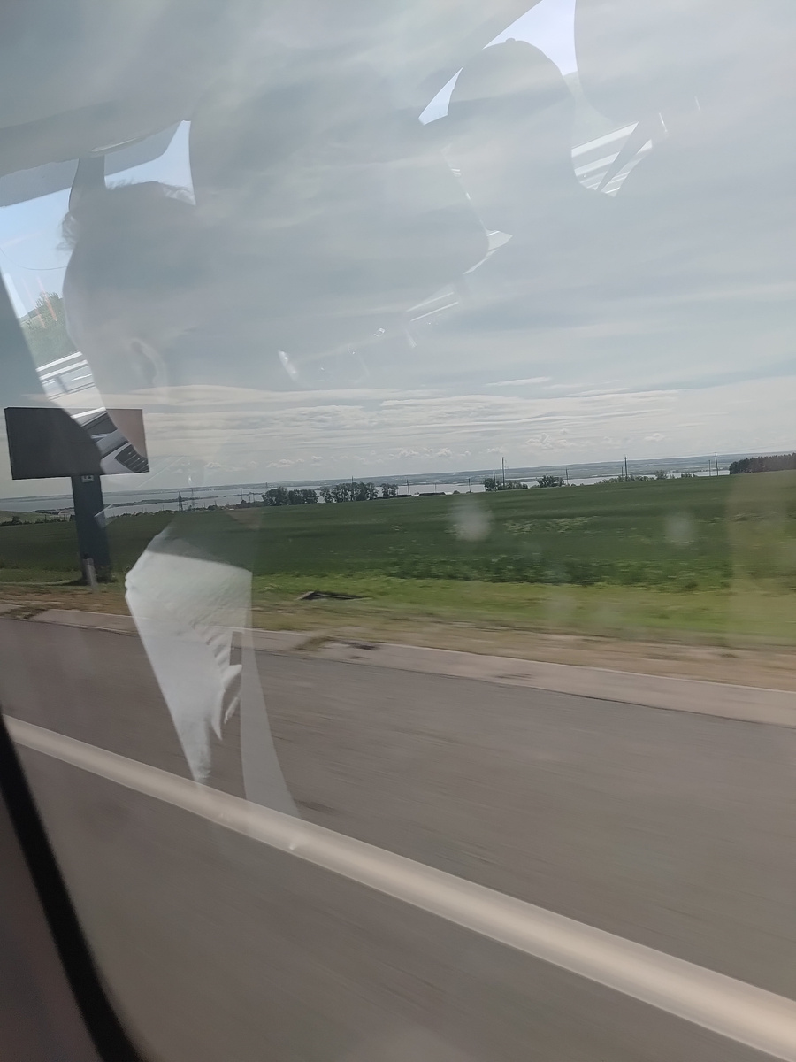 "Мы едем, едем, едем в далекие края"