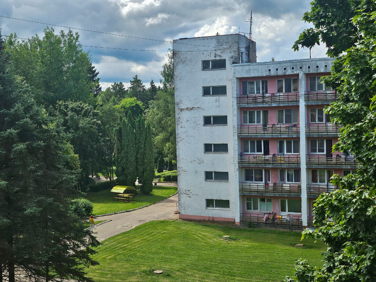 Вид на соседний корпус номер 3