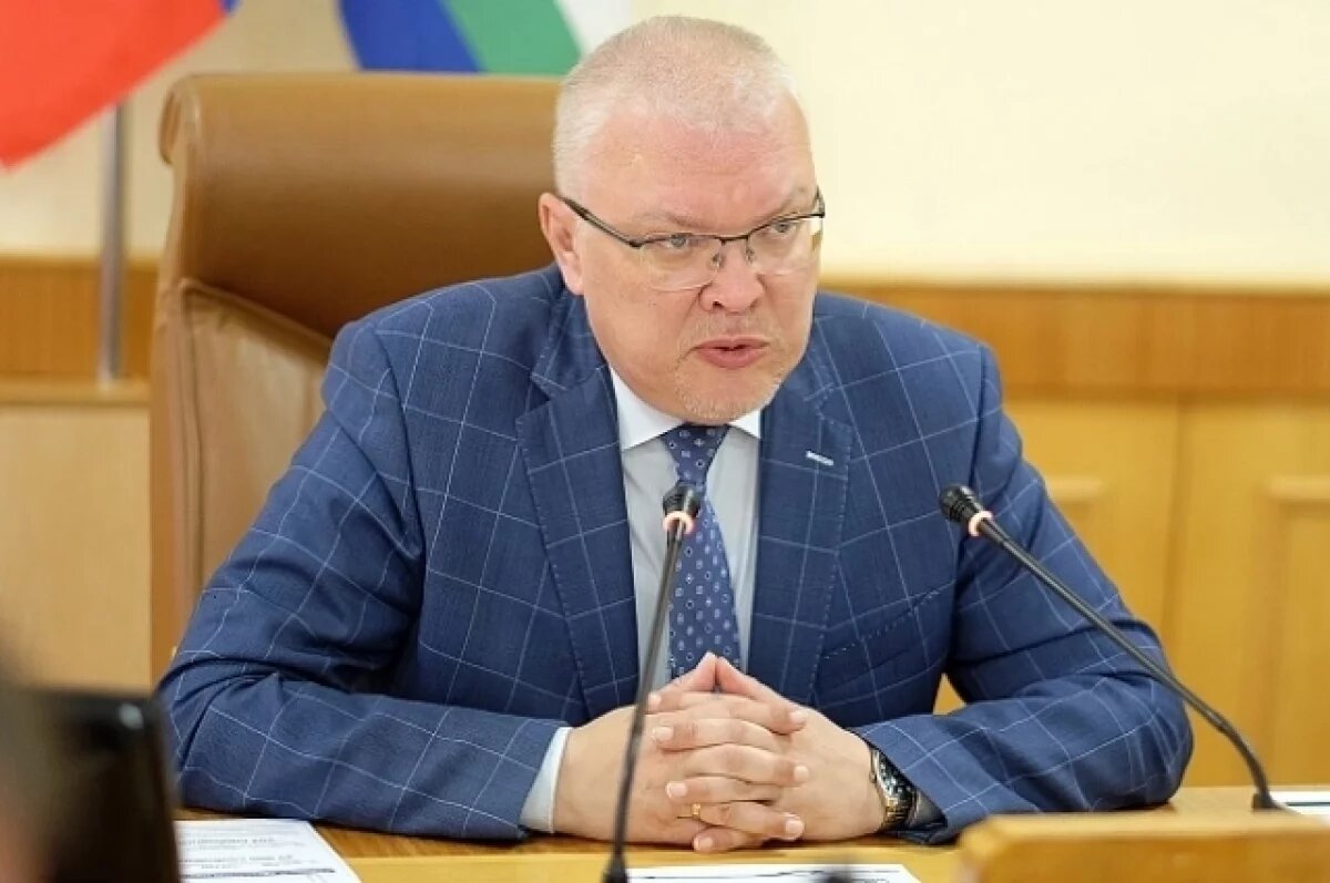    Губернатор призвал чиновников внести свой личный вклад в общую победу.