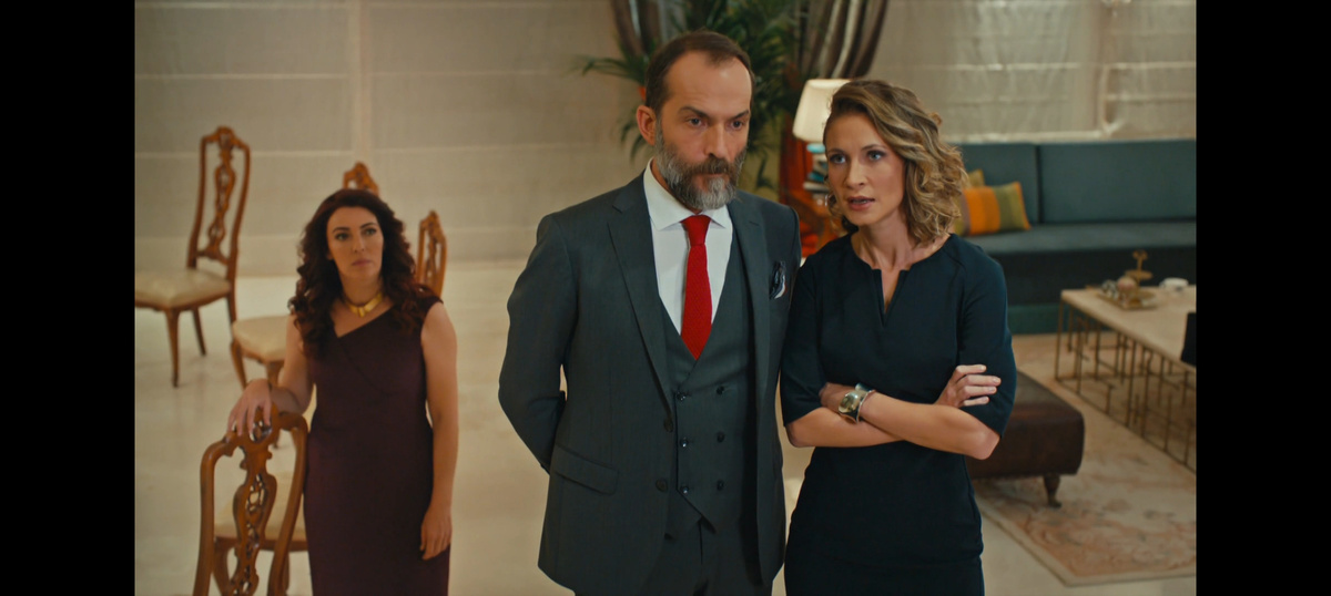 Кадр из сериала "Черно-белая любовь".