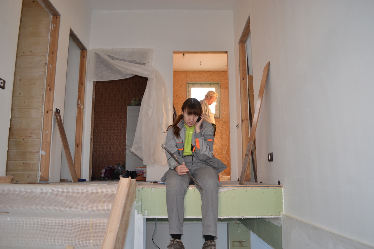 При помощи доброго слова и ломика можно добиться гораздо больше, чем при помощи одного только доброго слова.... нет, это не про нас