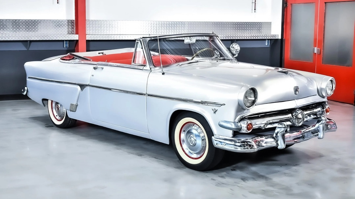 Ford Crestline Sunliner 1954 года