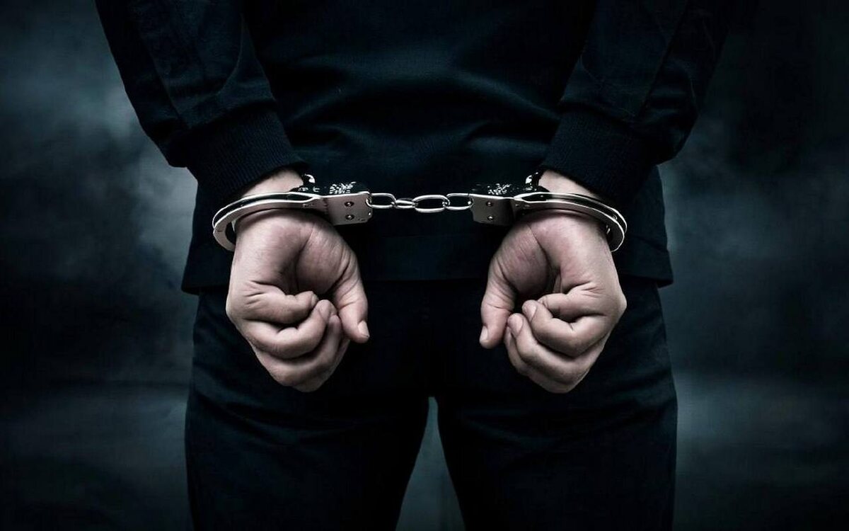    Бывшего совладельца Внешпромбанка Георгия Беджамова заочно приговорили к 14 годам колонии общего режима Иллюстрация сгенерирована нейросетью Kandinsky