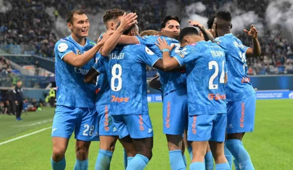     Футболисты "Зенита". Источник: ria.ru Автор фото: Алексей Даничев