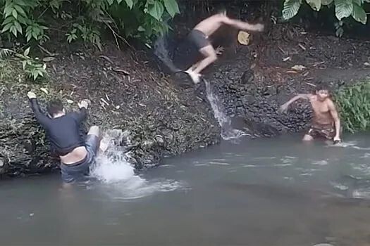     / Источник: Кадр из видео