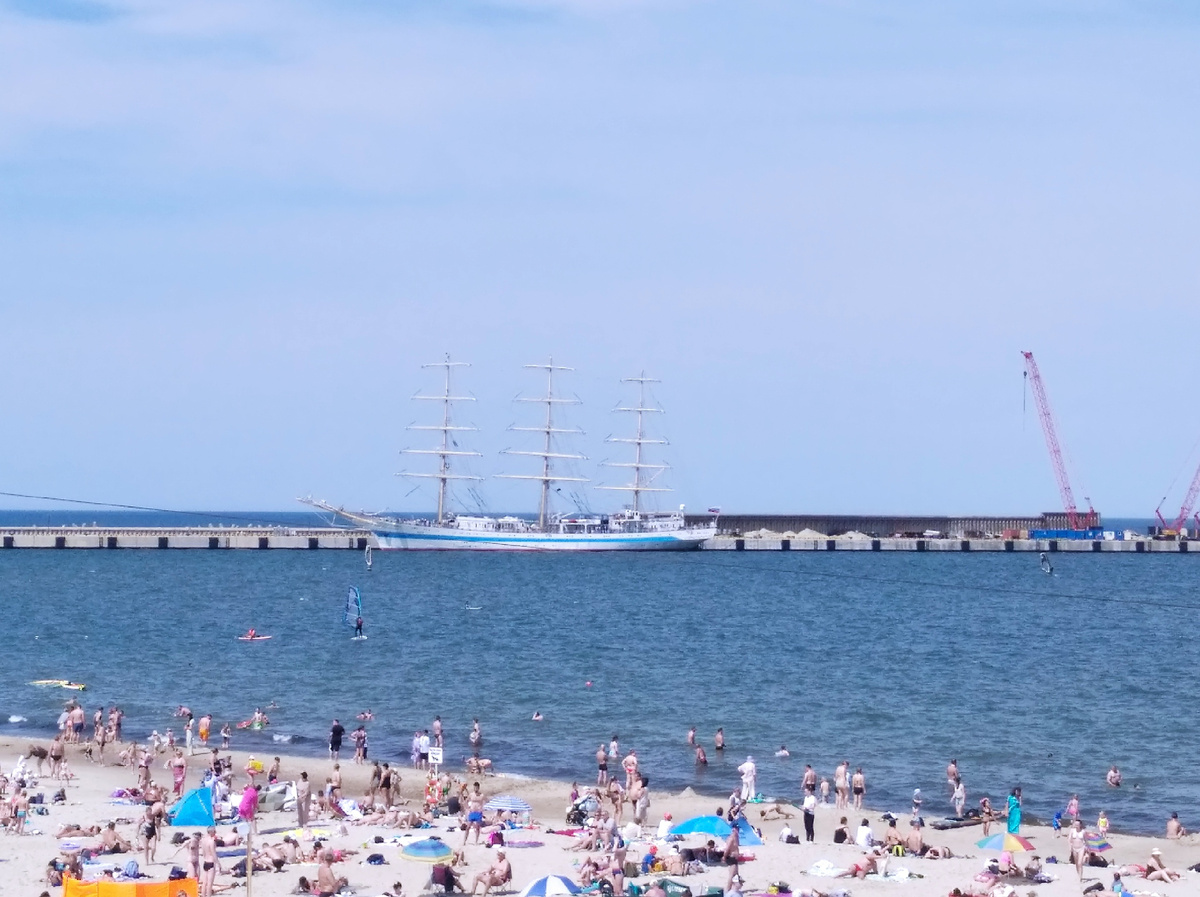 Пионерский, пляж, Мир. Листайте