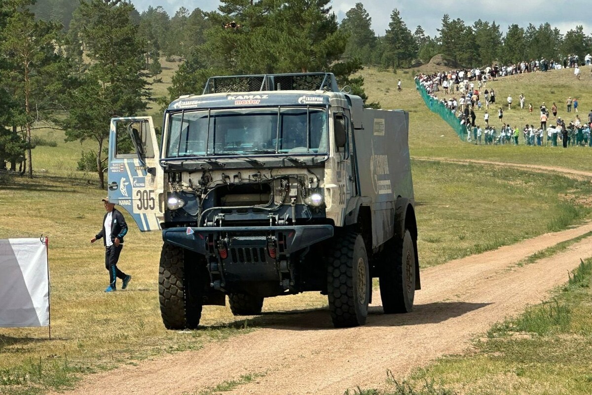 Грузовик Антона Шибалова на финише СУ3Фото: Шелковый путь  📷
