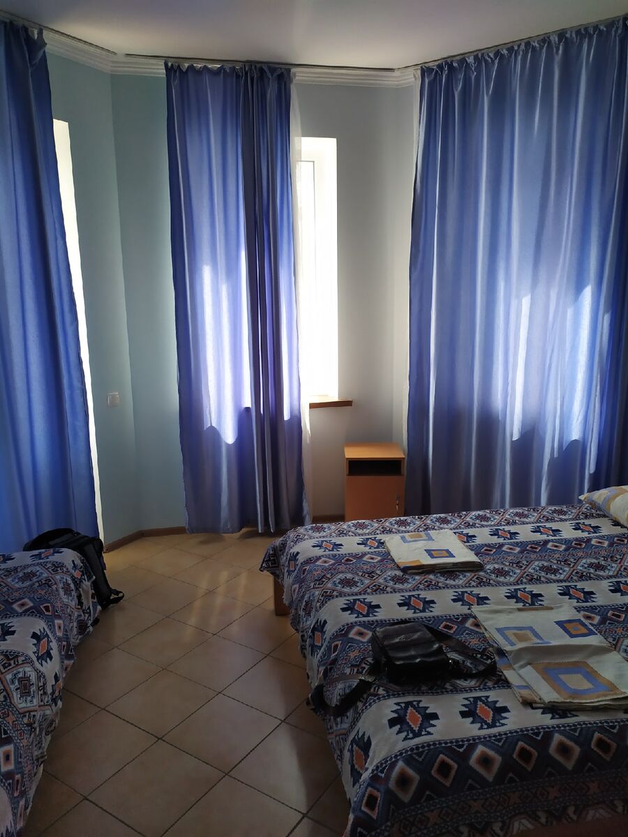 не реклама, ибо я даже не уверена, что эти апаратменты ещё сдаются в Судаке!