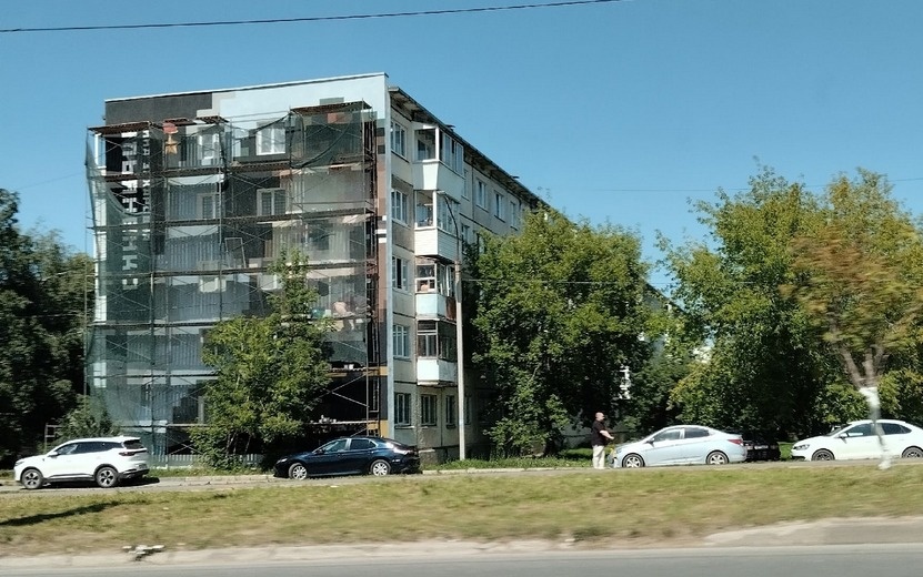    Фотофакт: портрет Нины Ульяненко появился на фасаде дома по ул. 9 Января в Ижевске