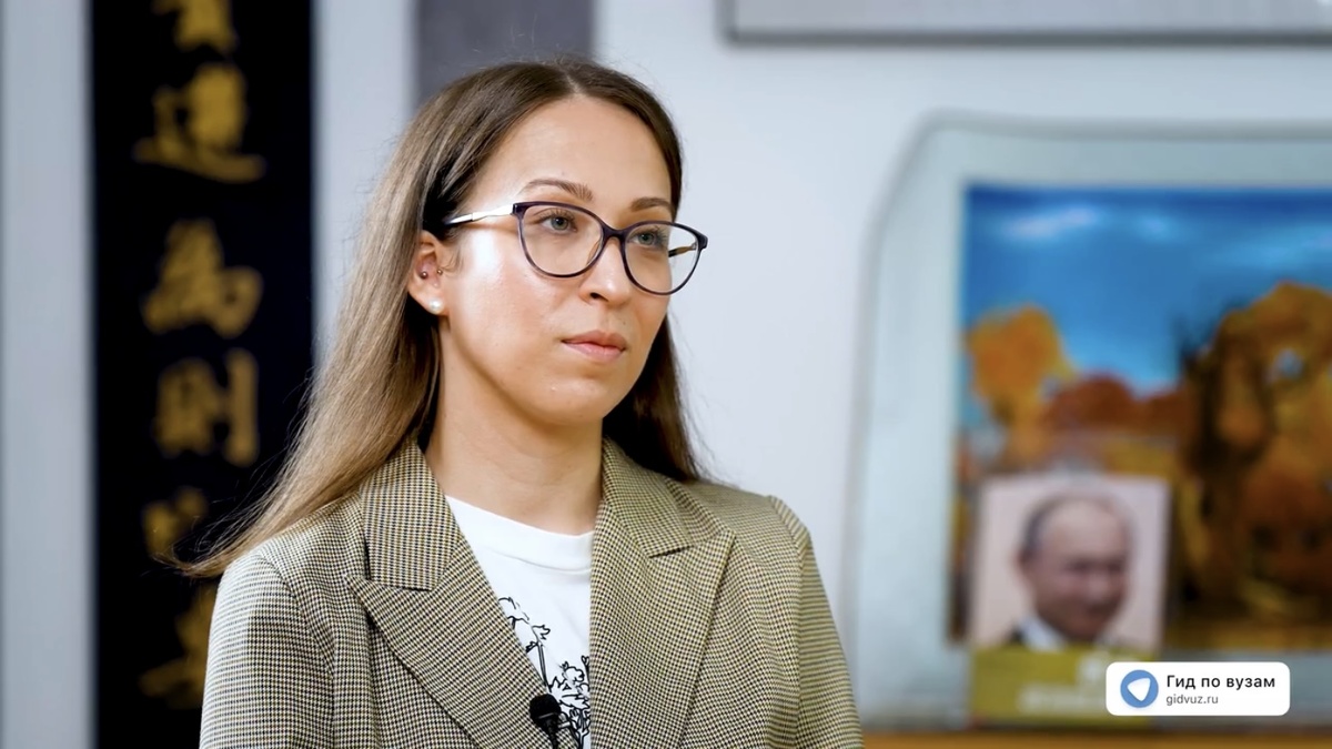 Аитова Ксения Алексеевна – к.э.н., декан факультета бизнеса, таможенного дела и экономической безопасности СПбГЭУ. СМИ «Гид по вузам».