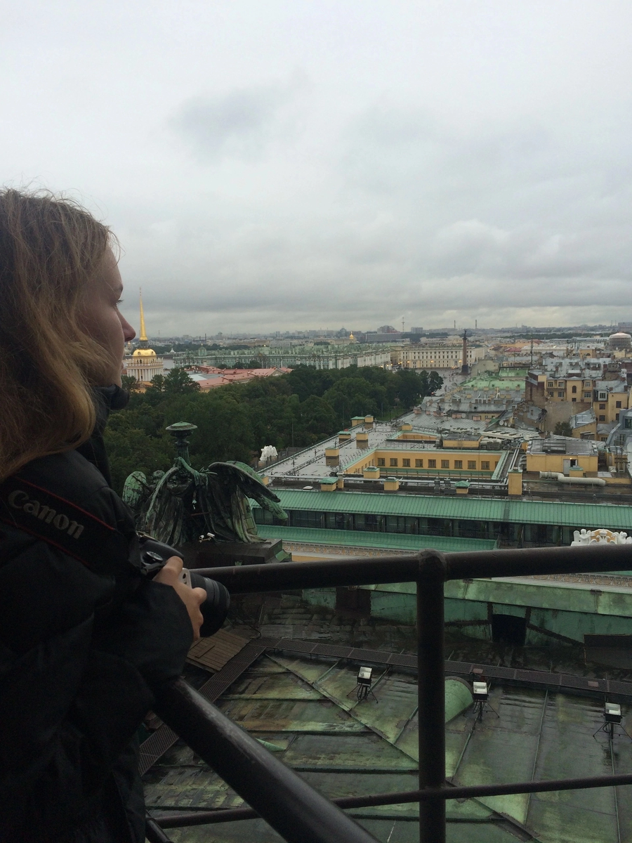 На колоннаде Исакия 