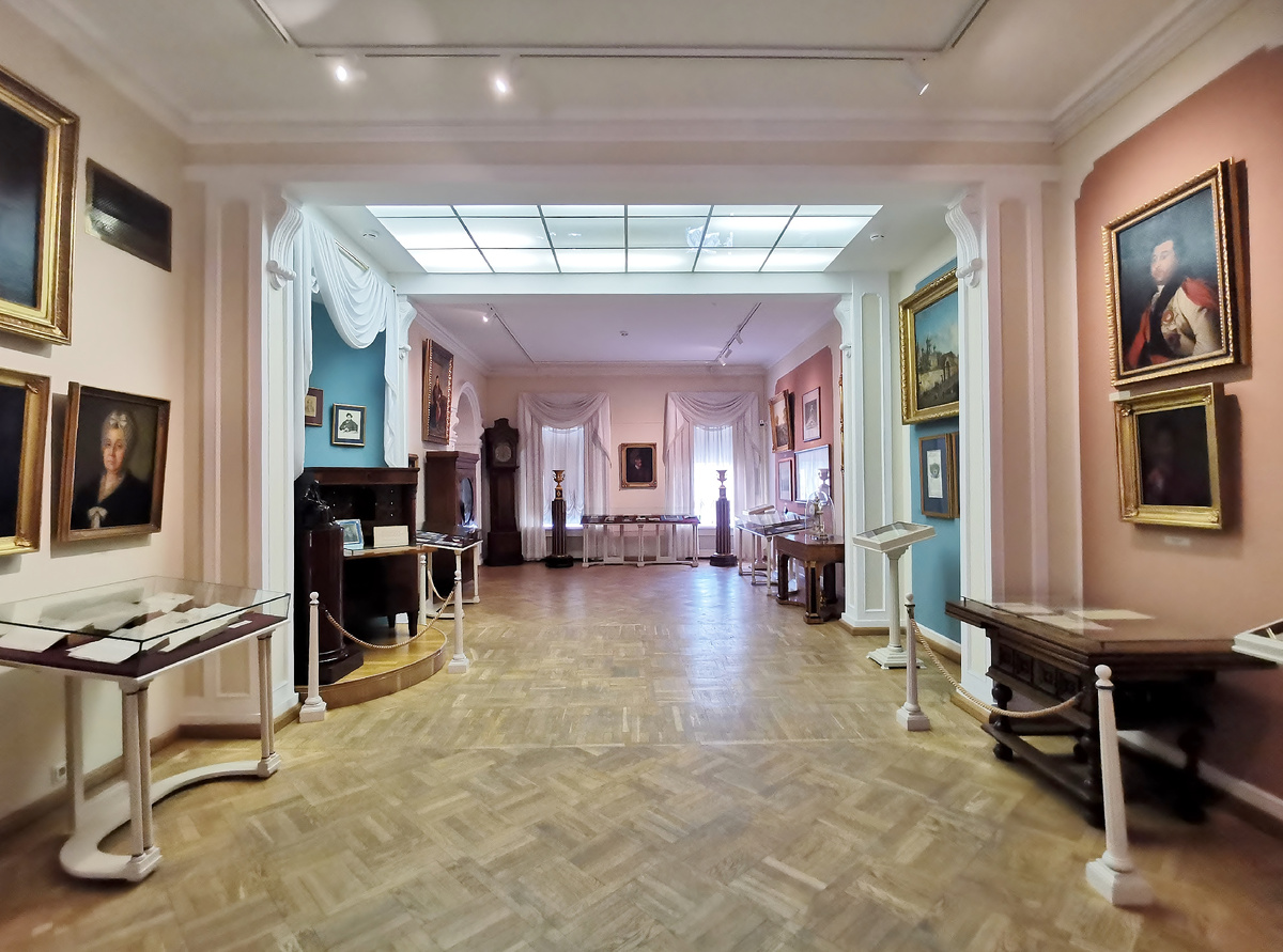 Зал №1 "Детство. Москва (1799-1811гг)". Фото автора.