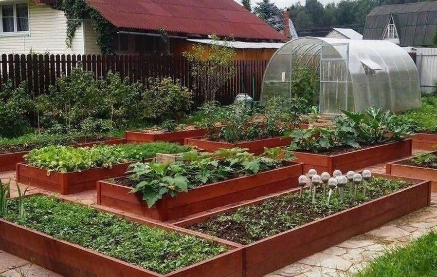 🌱🛠️ Самодельные грядки своими руками: Практичное украшение вашего огорода и сада!