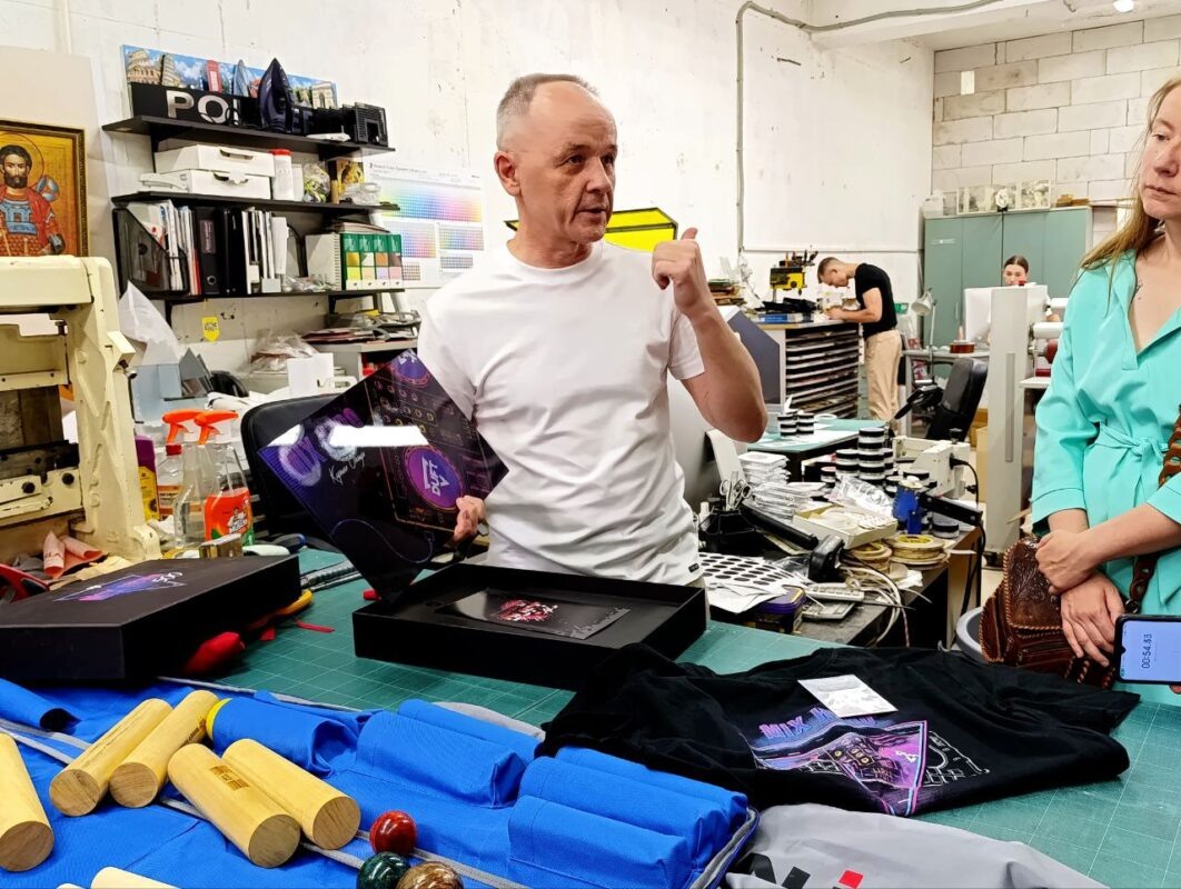    Вячеслав Панчев в мастерской Пролазер // фото: Городской репортер