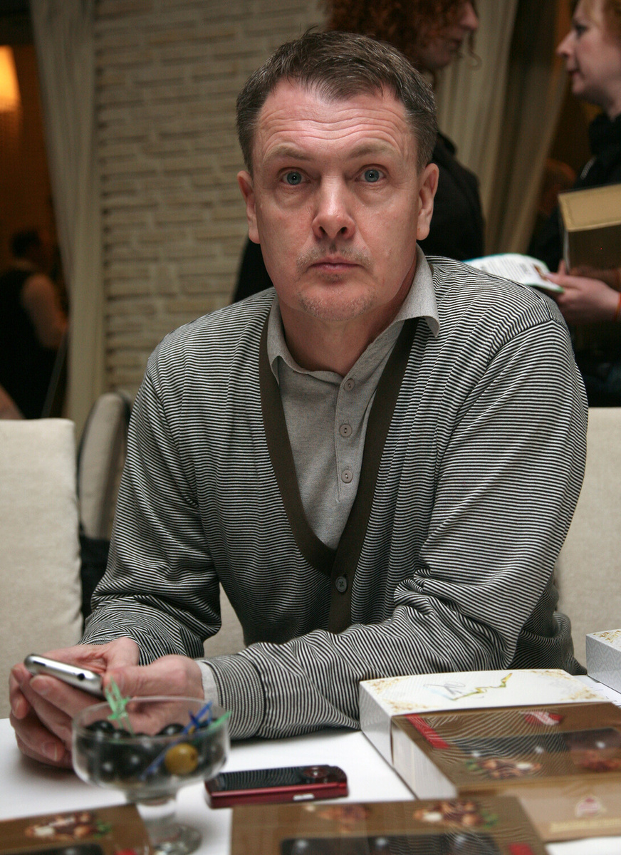 Кинорежиссер Юрий Мороз во время капустника 13-й ежегодной театральной премии «Чайка» в столичном клубе «Кино», 2008 год    📷