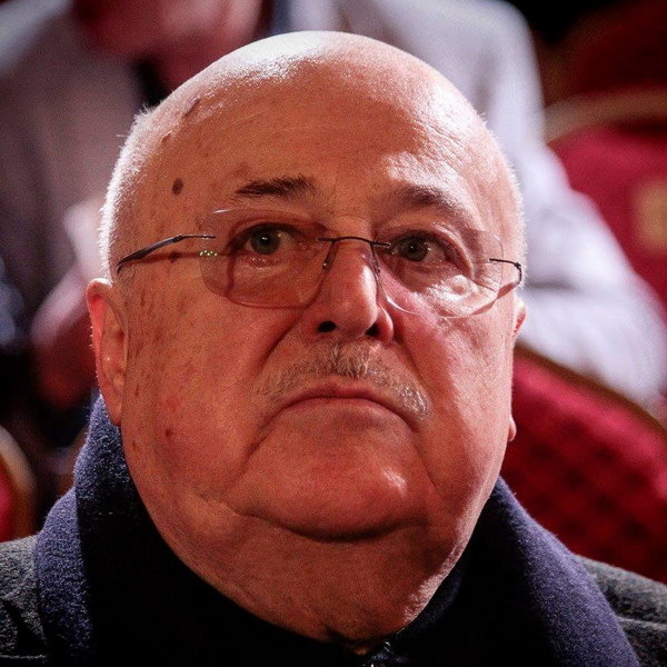     Александр Калягин заявил, что русскую культуру не запугаешь отменой