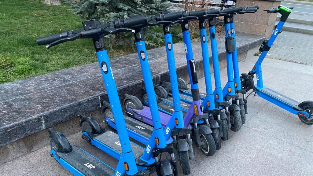    JET нарастил выручку более чем на треть, выходит на рынки Бразилии и Чили, shutterstock, бильд-редактор: Дастан Шанай