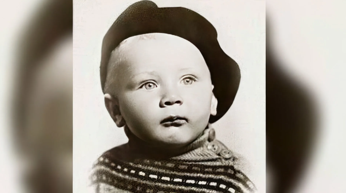 Андрей Мягков в детстве