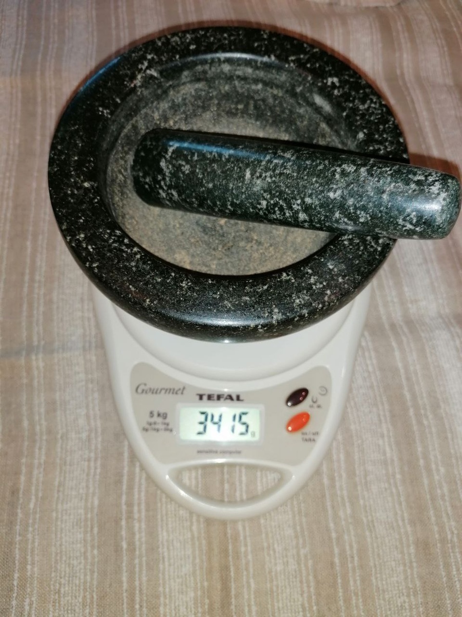 Каменная ступка не может быть лёгкой