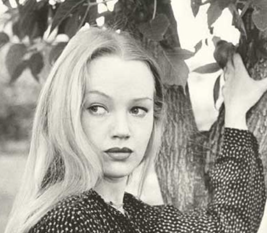 Елена Попова