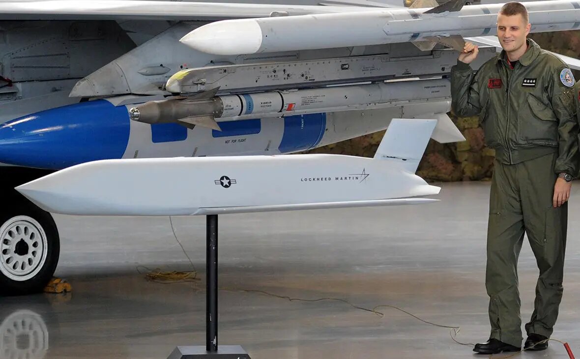    Ракета класса воздух-земля AGM-158 JASSM Фото: Alik Keplicz / AP / ТАСС Евгений Иванов