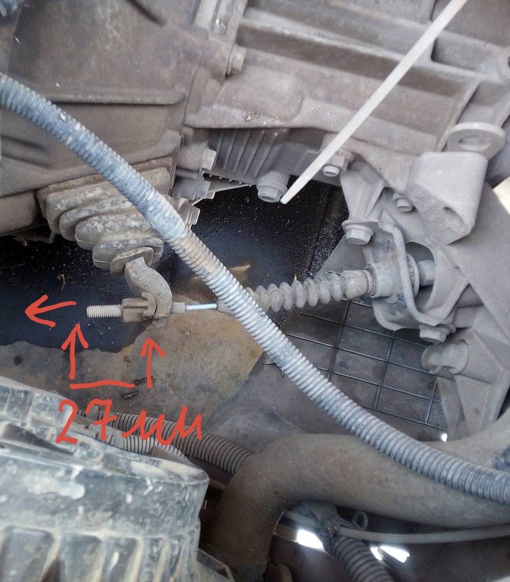 Фото тросика сцепления под капотом