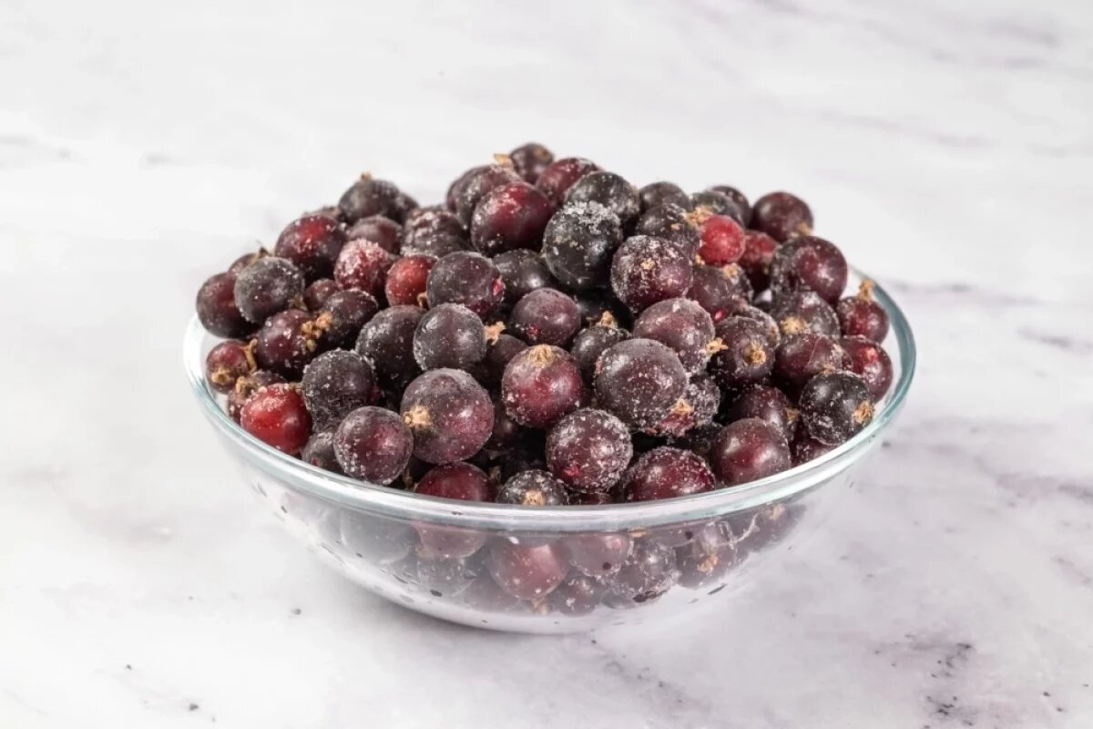    Прежде чем приступить к заморозке, необходимо правильно подготовить ягоды.