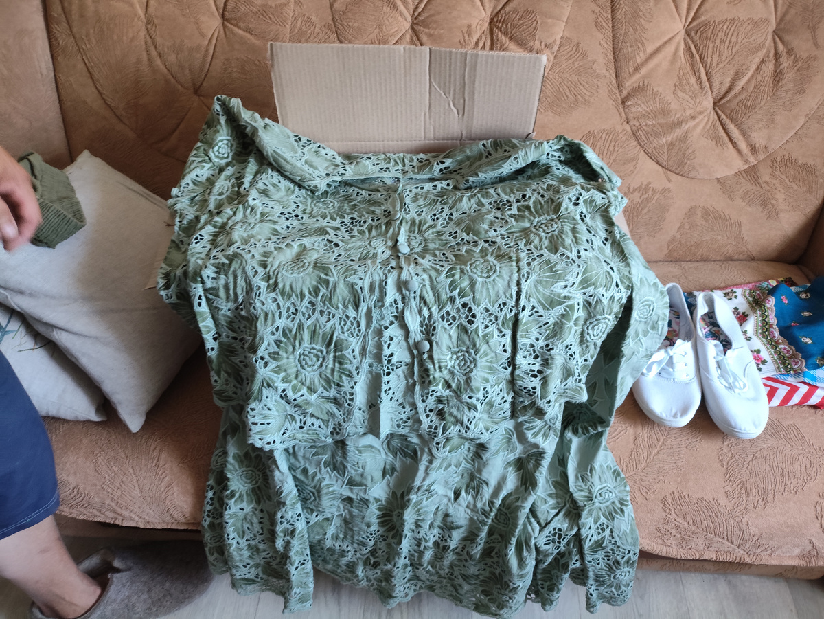 Костюм с юбкой. Любимый цвет, но не на жаркую погоду, плотноват...