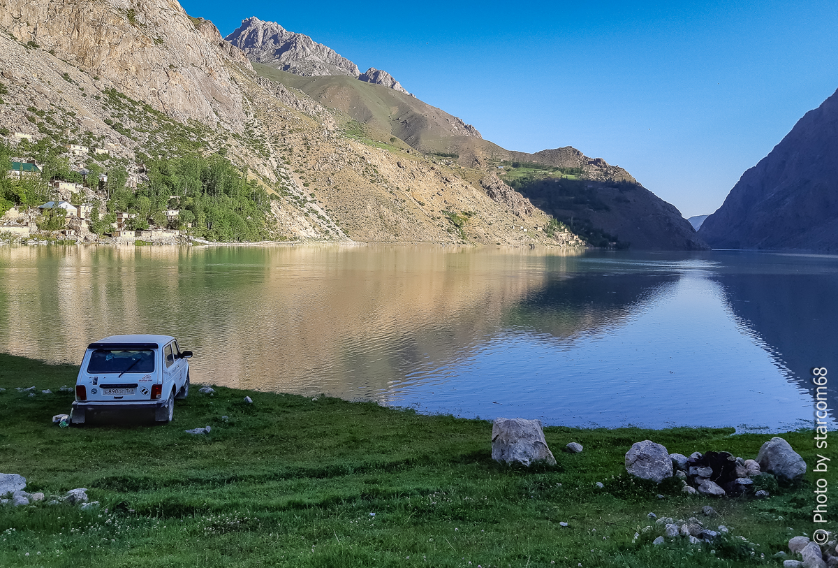 Наш ночлег на берегу Маргузорского озера. На часах 07:04