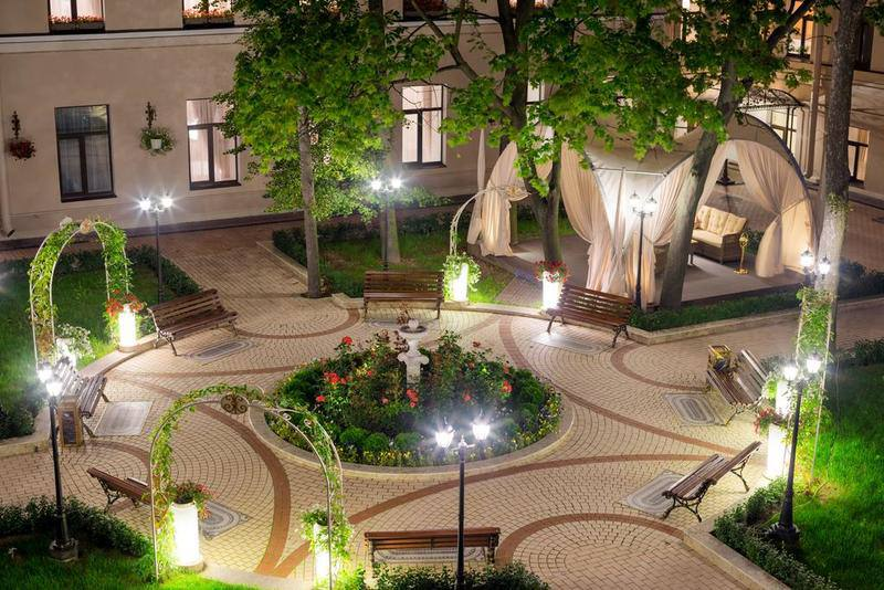 Шатровый павильон особняка Брюллова вместо ресторана: элегантный стиль классической архитектуры для интересного места в Петербурге