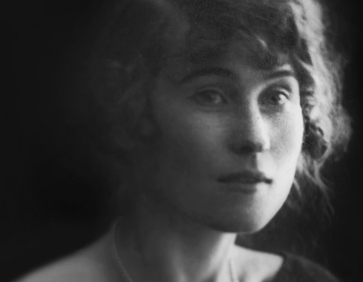 Юная Ксения Синякова. Фото: Pinterest