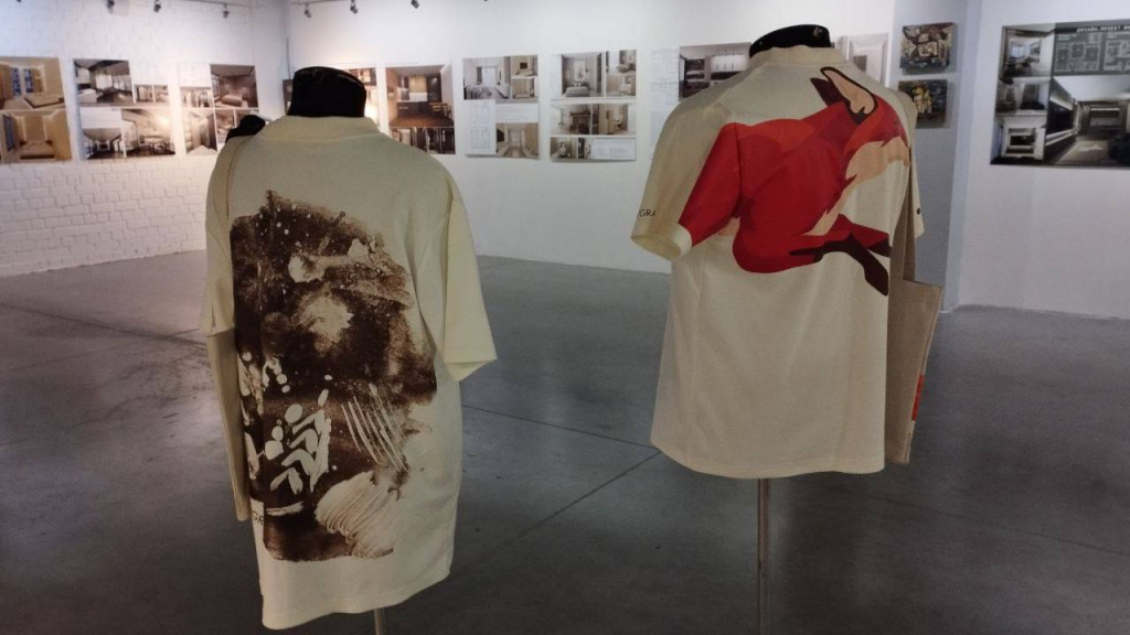    Мужчины меняют одежду по причине изношенности, а женщины – из-за смены образа