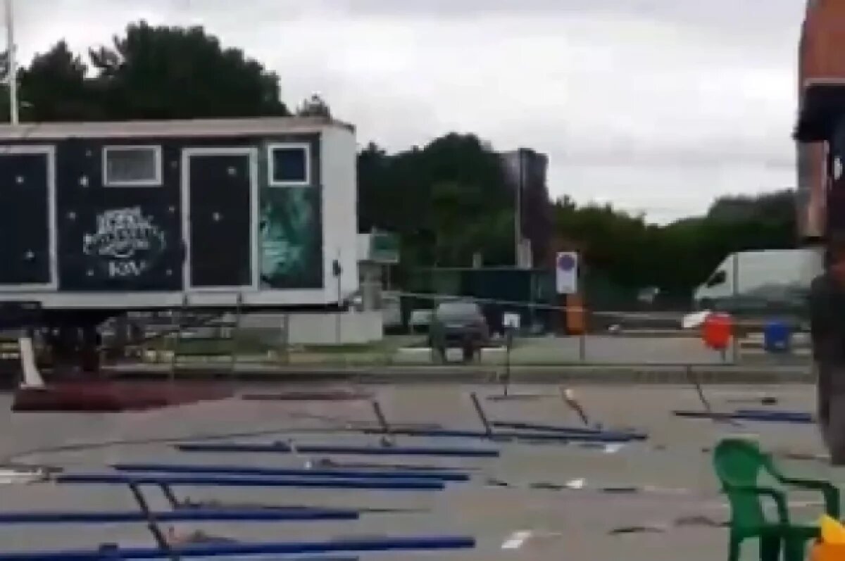    Бродячий цирк отказался комментировать ситуацию до премьеры.