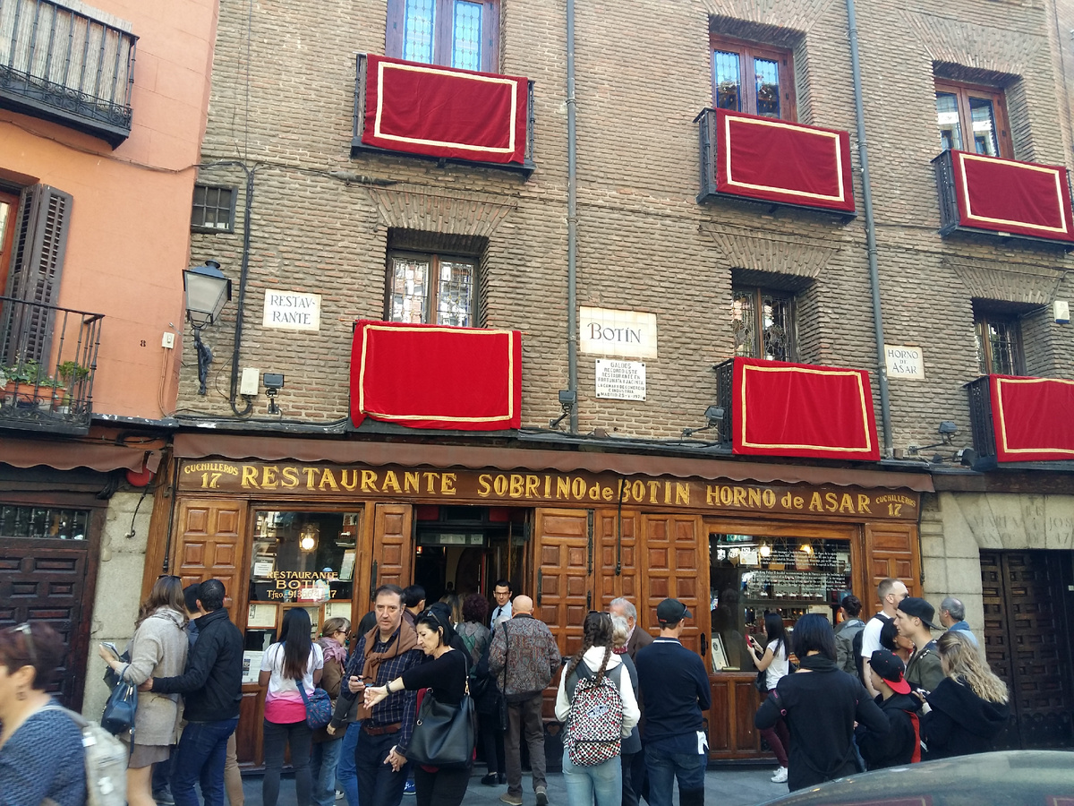Ресторан в Мадриде Sobrino de Botin, вошедший в книгу рекордов Гиннеса как самый старый в мире непрерывно работающий ресторан в здании, где он был открыт. 