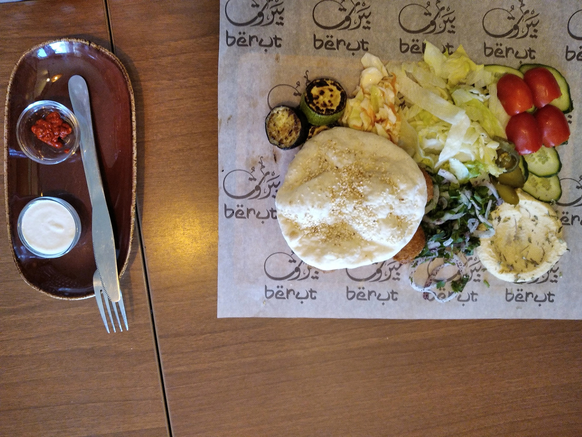 Фалафель под лепёшкой