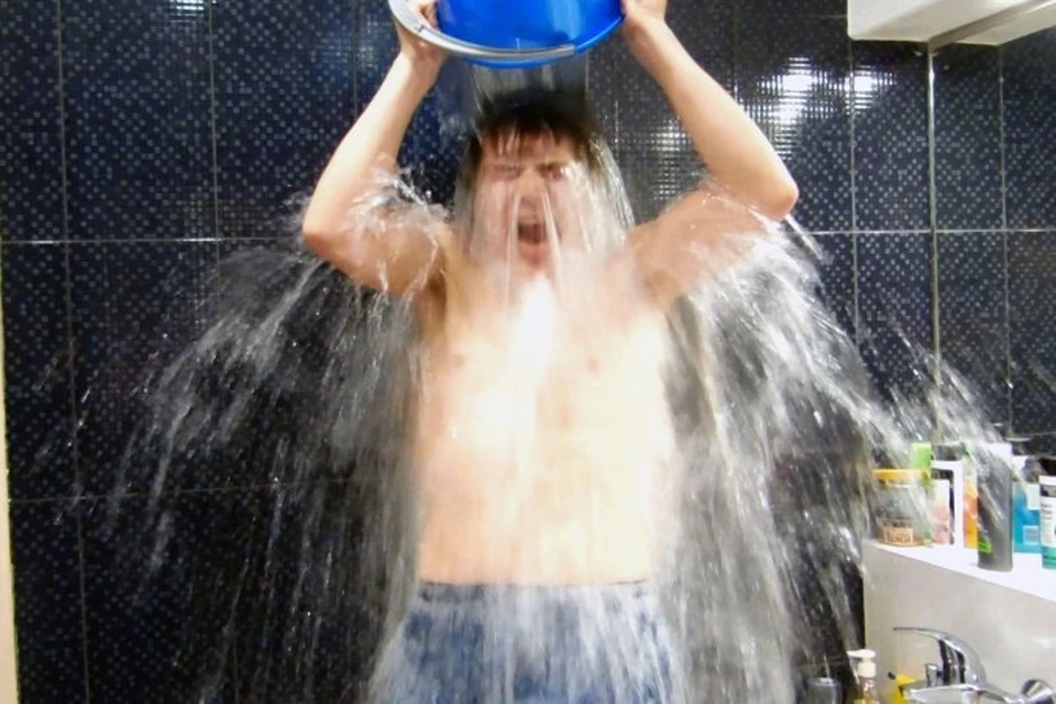 Душ я сегодня принимал примерно с таким же лицом