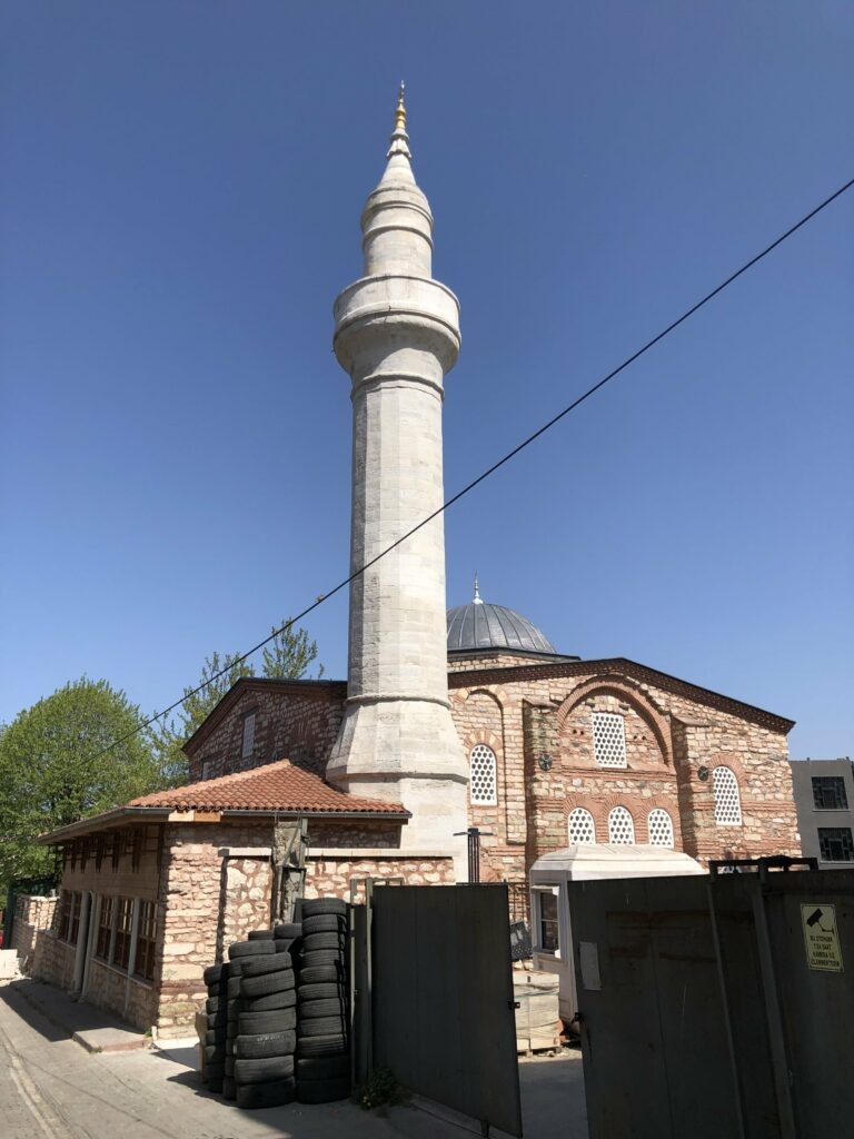 Atik Mustafa Paşa Camii. Снаружи