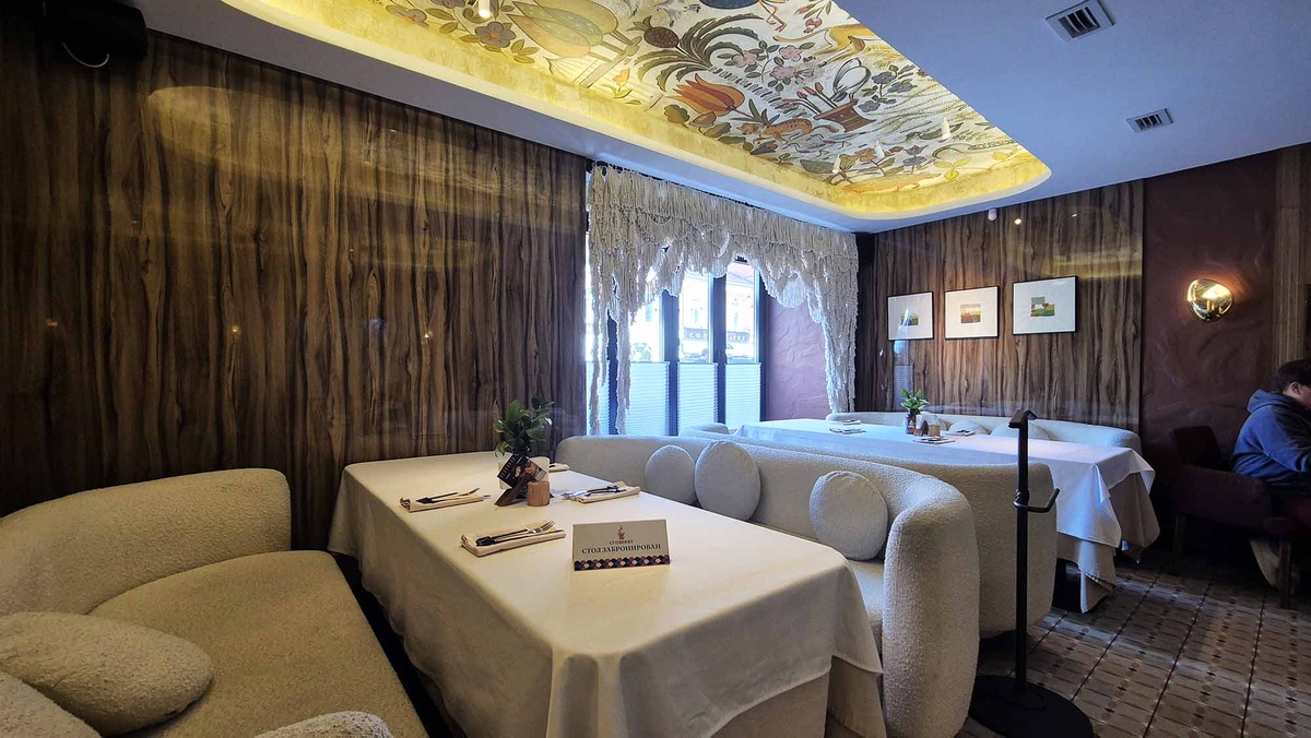 Интерьер ресторана "СупBerry". Листайте галерею, чтобы увидеть ещё фото