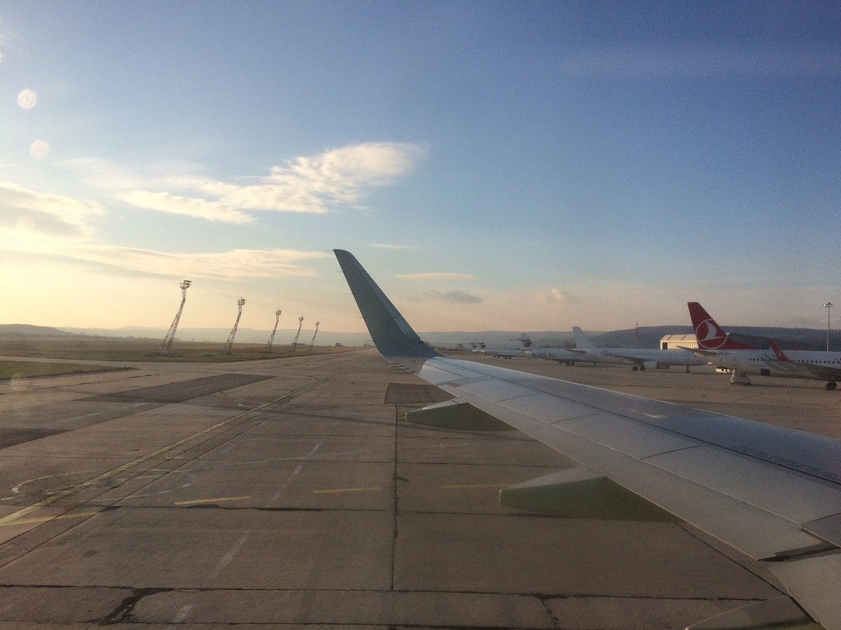    Вот как выбрать удобные места в самолете и сидеть без соседей - никаких мамочек с детьми под боком