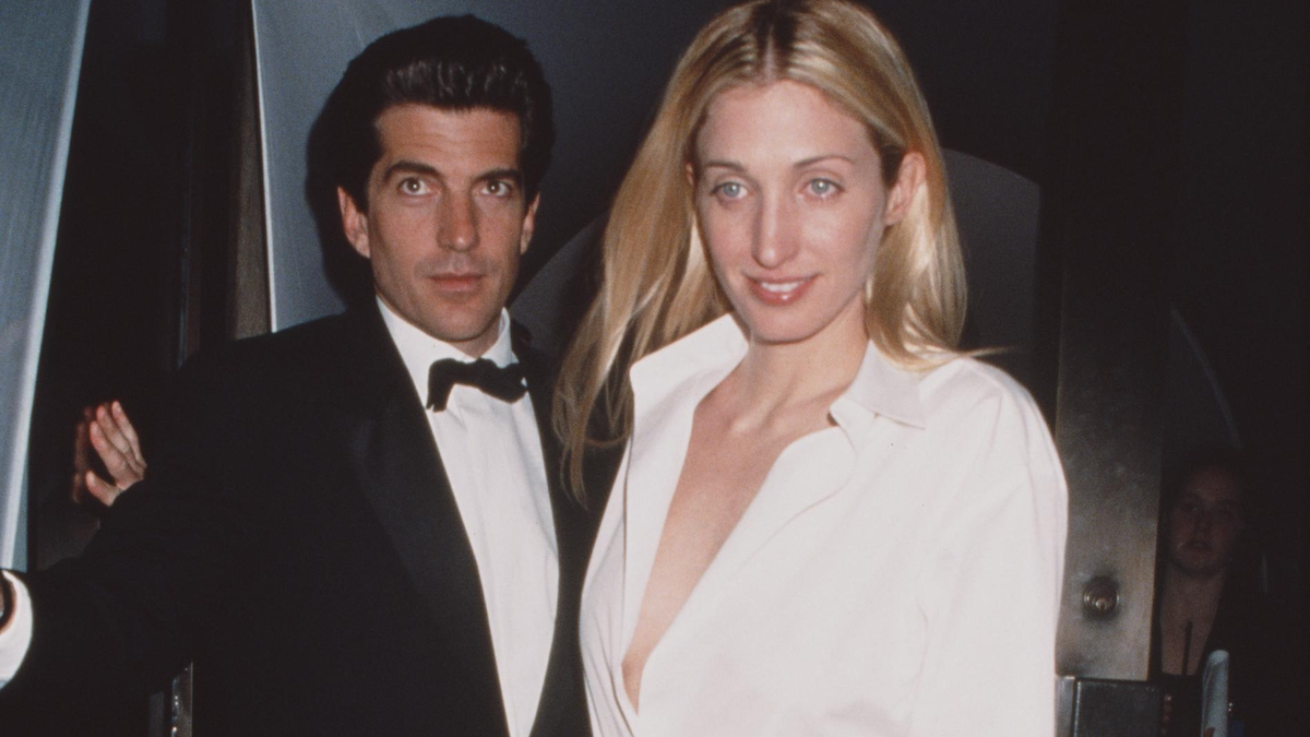    Джон Кеннеди-младший и Кэролин Бессетт-Кеннеди. Фото: Getty Images