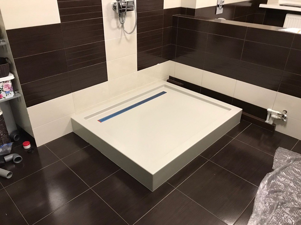 душевой поддон из акрилового камня 